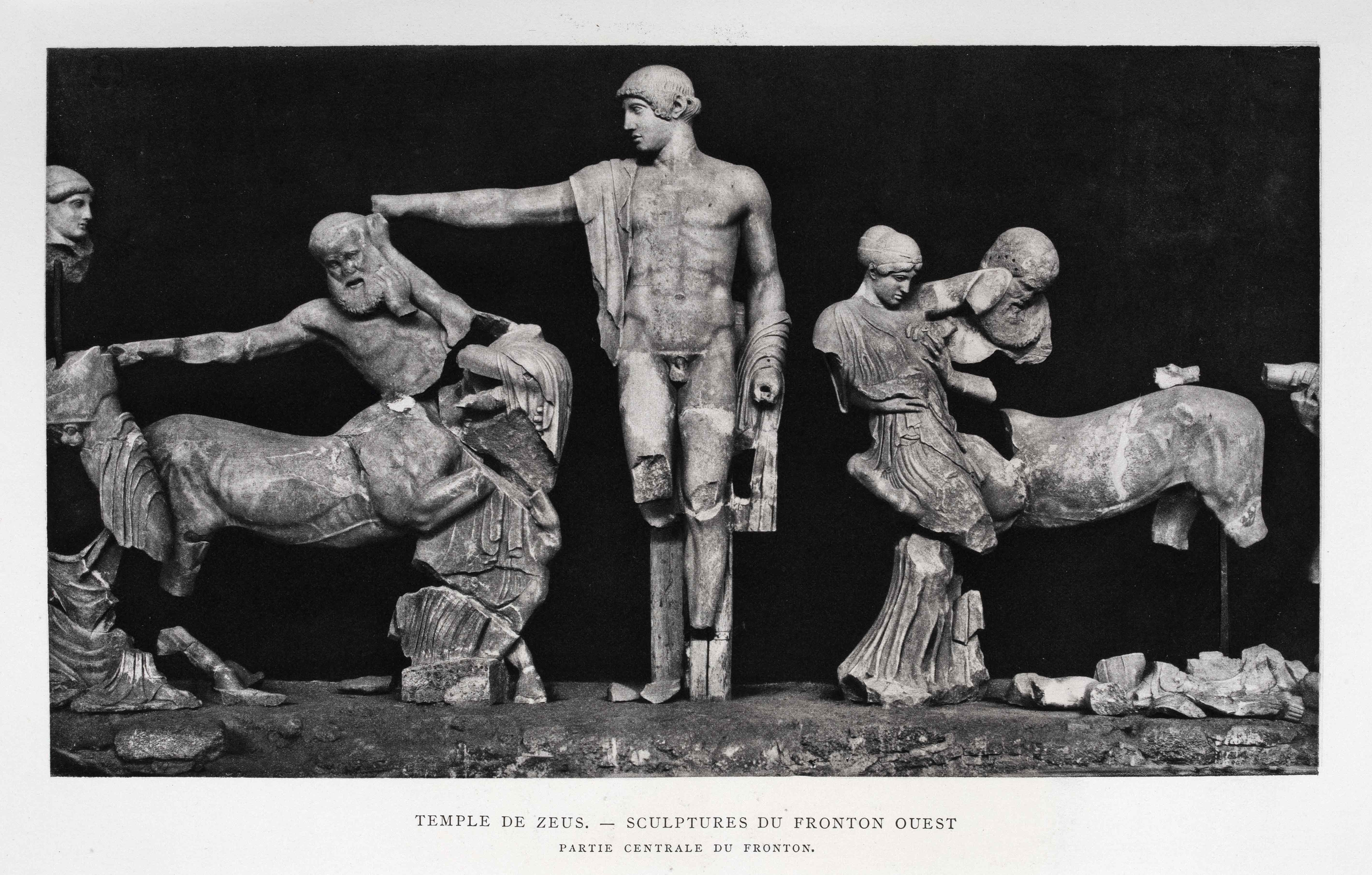 Μαρμάρινα γλυπτά της δυτικής μετώπης του ναού του Δία, με θεούς και τμήματα από σώματα αλόγων.  Σελίδα του βιβλίου Restauration d’Olympie
