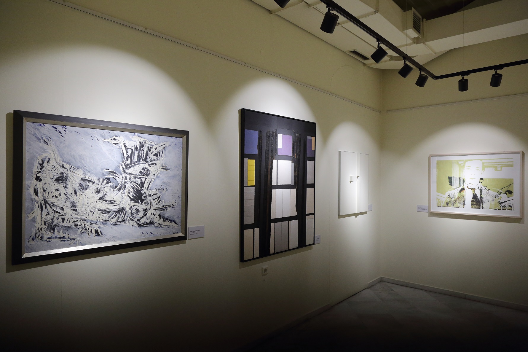 Corner section of the exhibition with 3 pieces on the left wall and 1 piece on the right wall.  Exhibition “The Alpha Bank Collection. Greek Art from 1950 until Today” – Ioannina