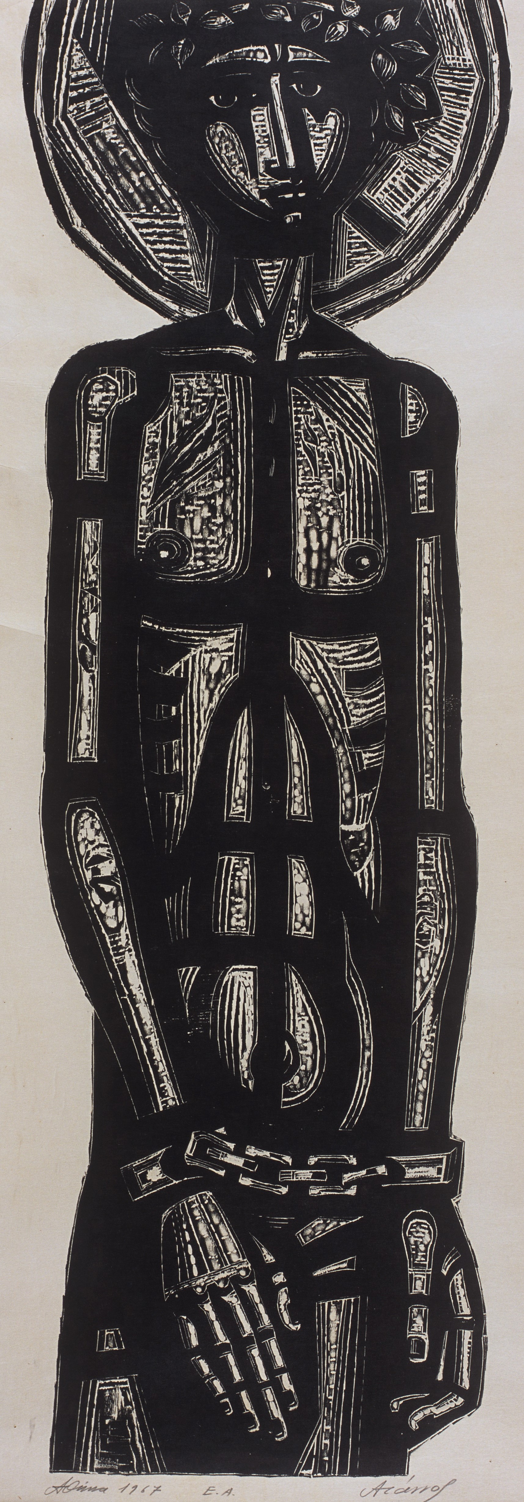 Ασπρόμαυρο χαρακτικό με σκελετωμένο νέο άντρα. Έχει σγουρά μαλλιά, και φορά χειροπέδες και φωτοστέφανο.  Ο «Σκλάβος 1» στον χώρο της έκθεσης